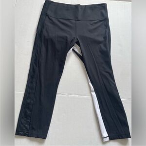 Athleta Hit It Mesh Black Capri White‎ Side Stripes Size L